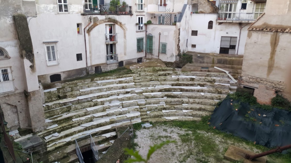 Capitolo 13 · Il teatro romano e il debutto di Nerone — Come Era Napoli