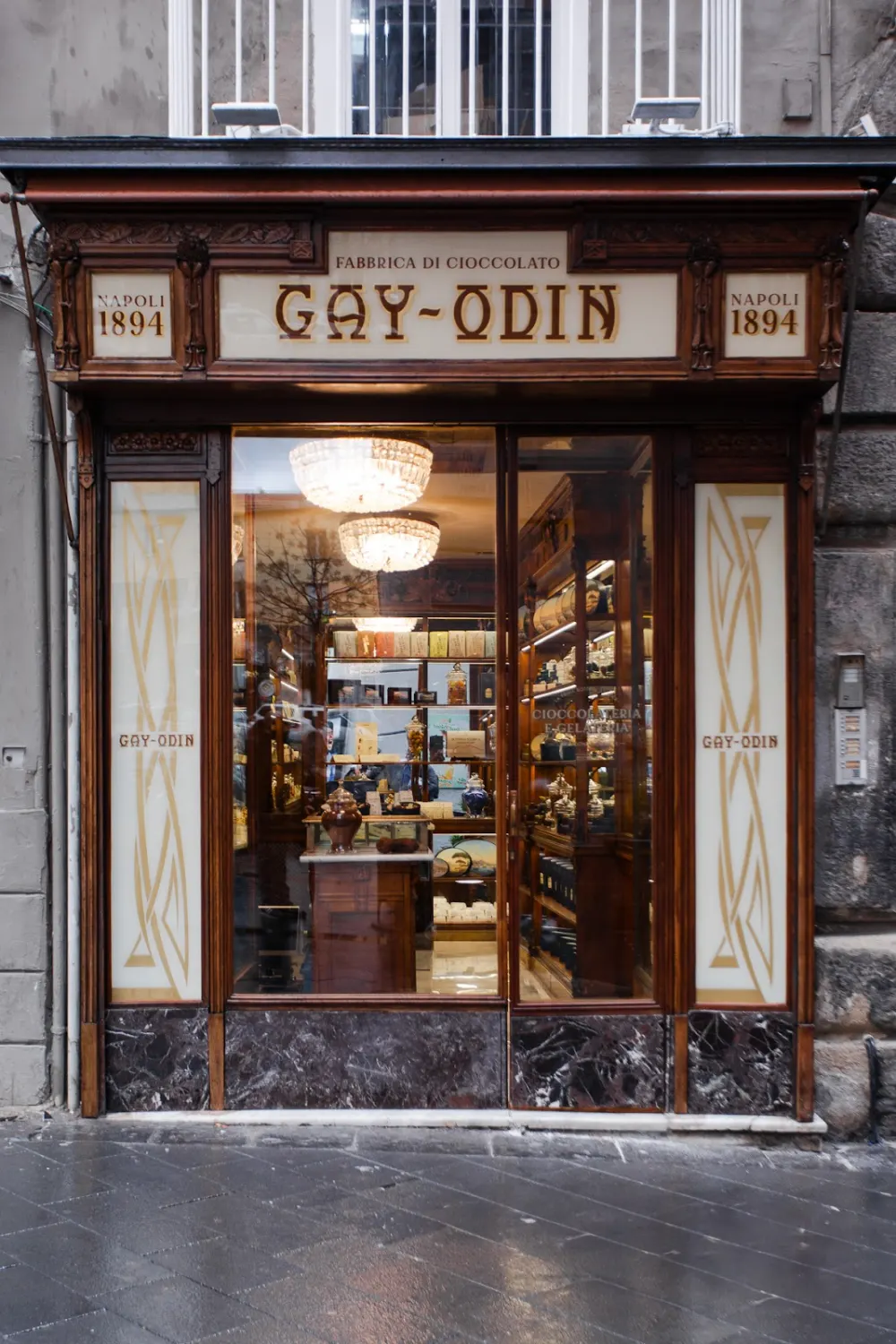 Gay Odin via Chiaia