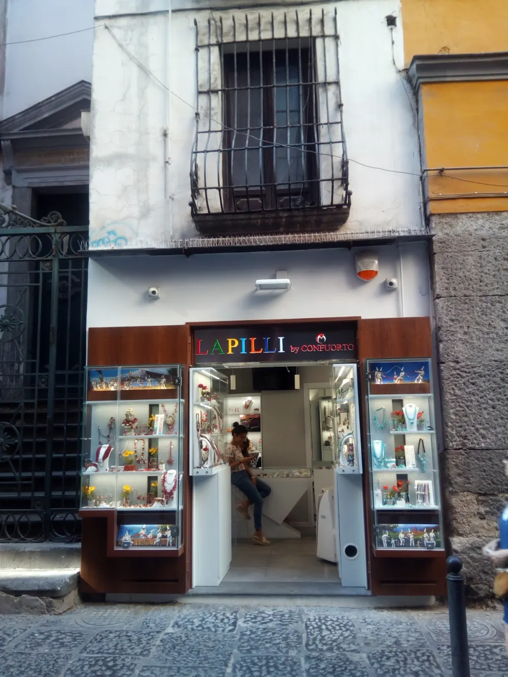 Lapilli by Confuorto