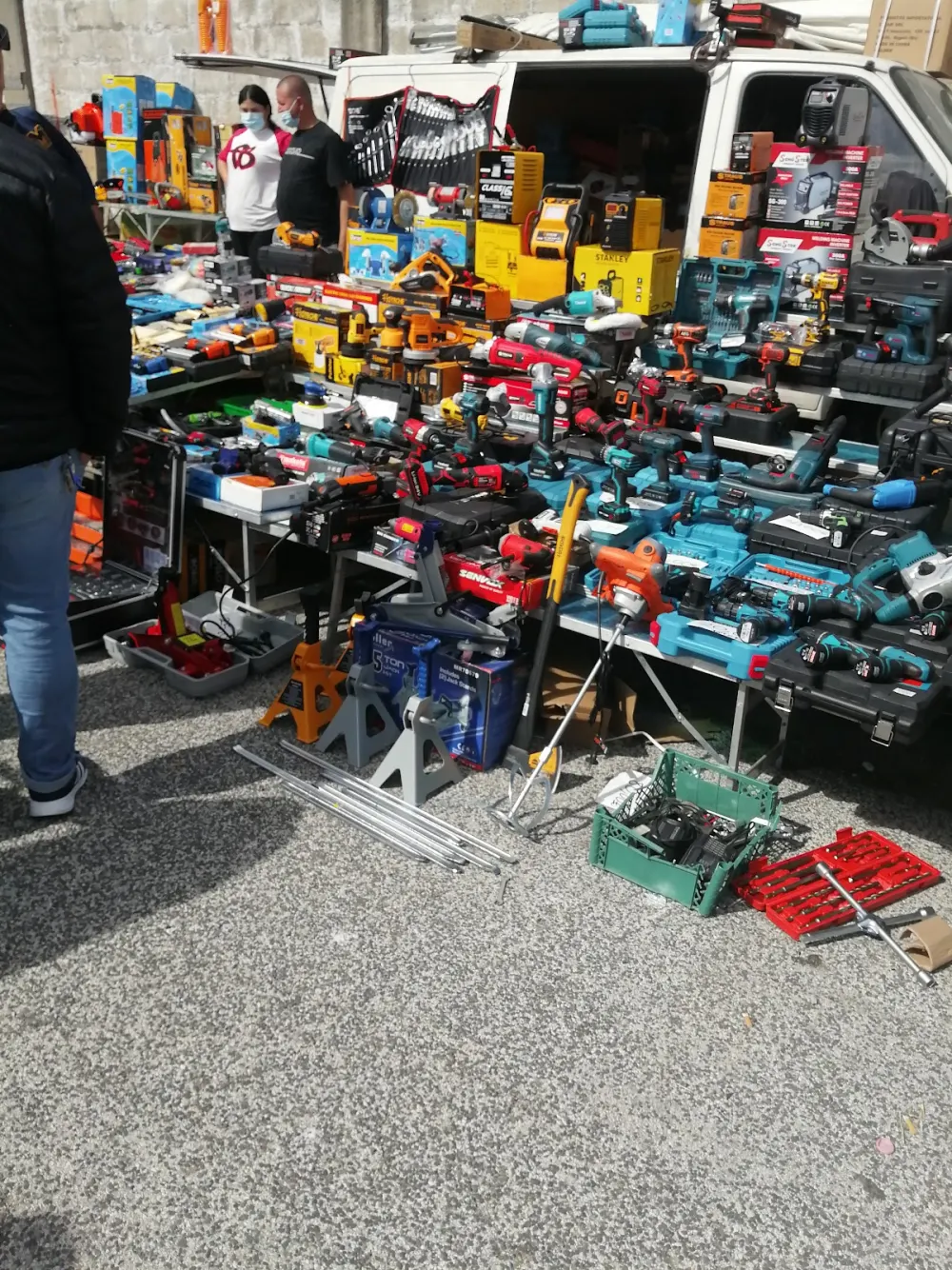 mercato delle pulci