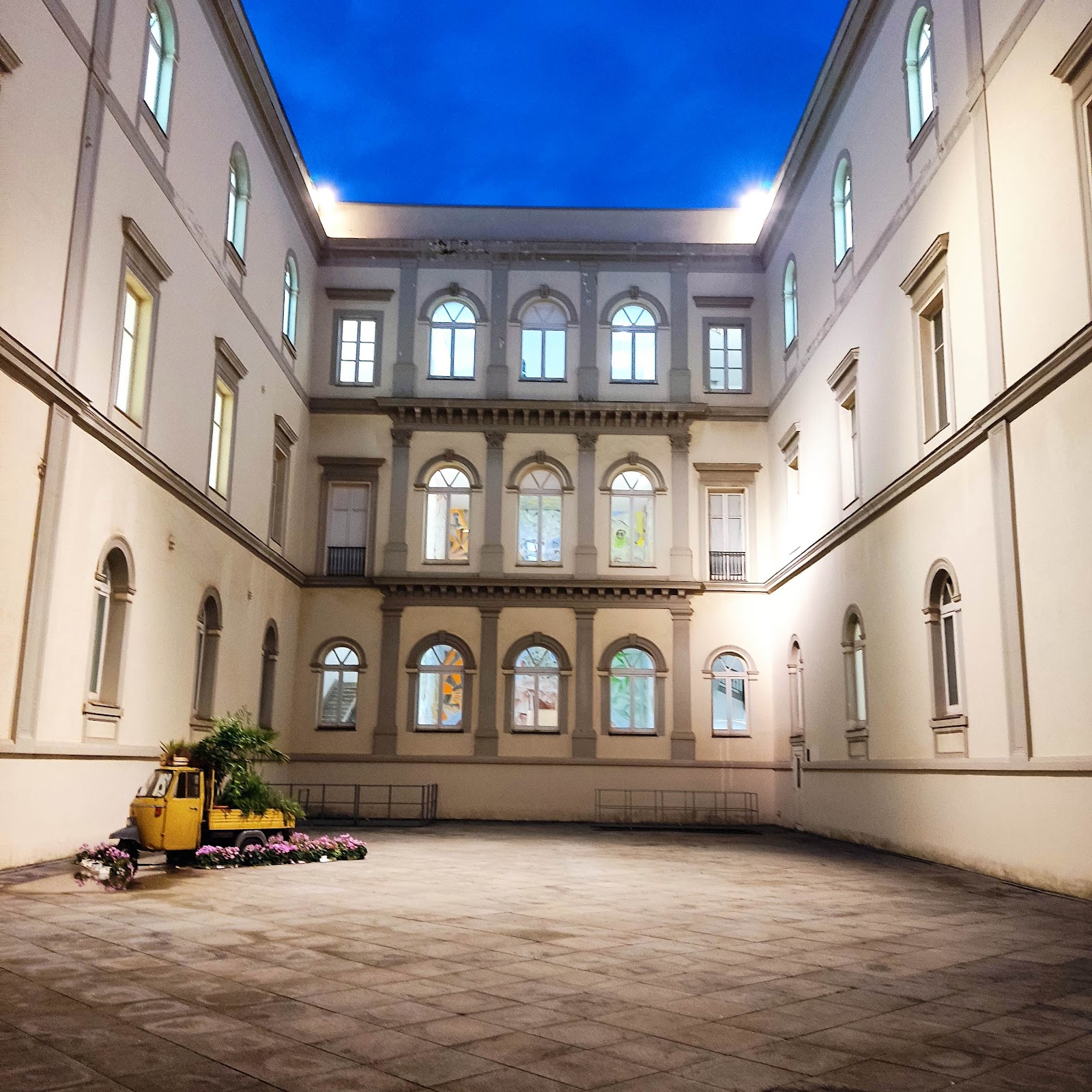 MADRE — Museo d'Arte Contemporanea Donnaregina — foto 2