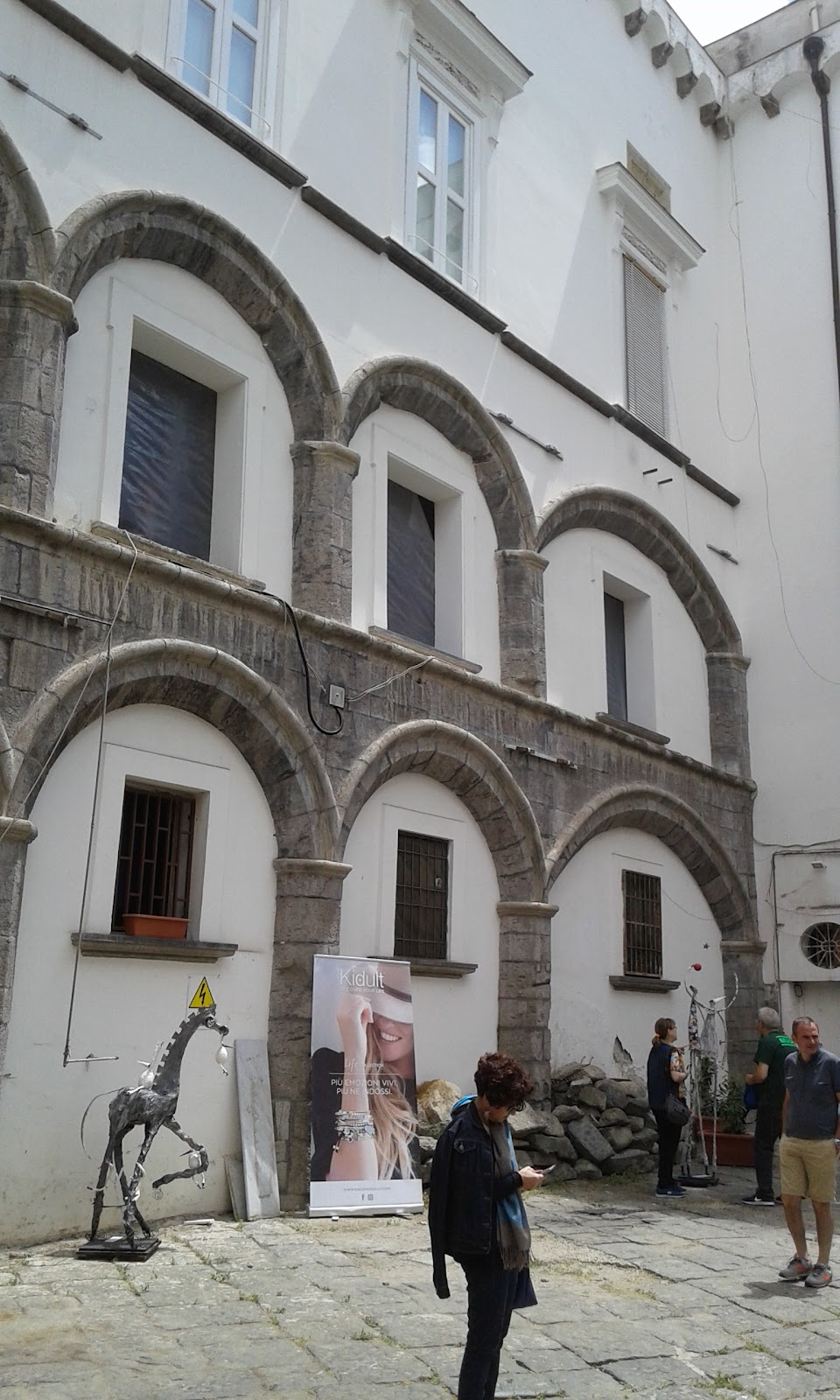 Palazzo Diomede Carafa e la testa di cavallo — foto 2