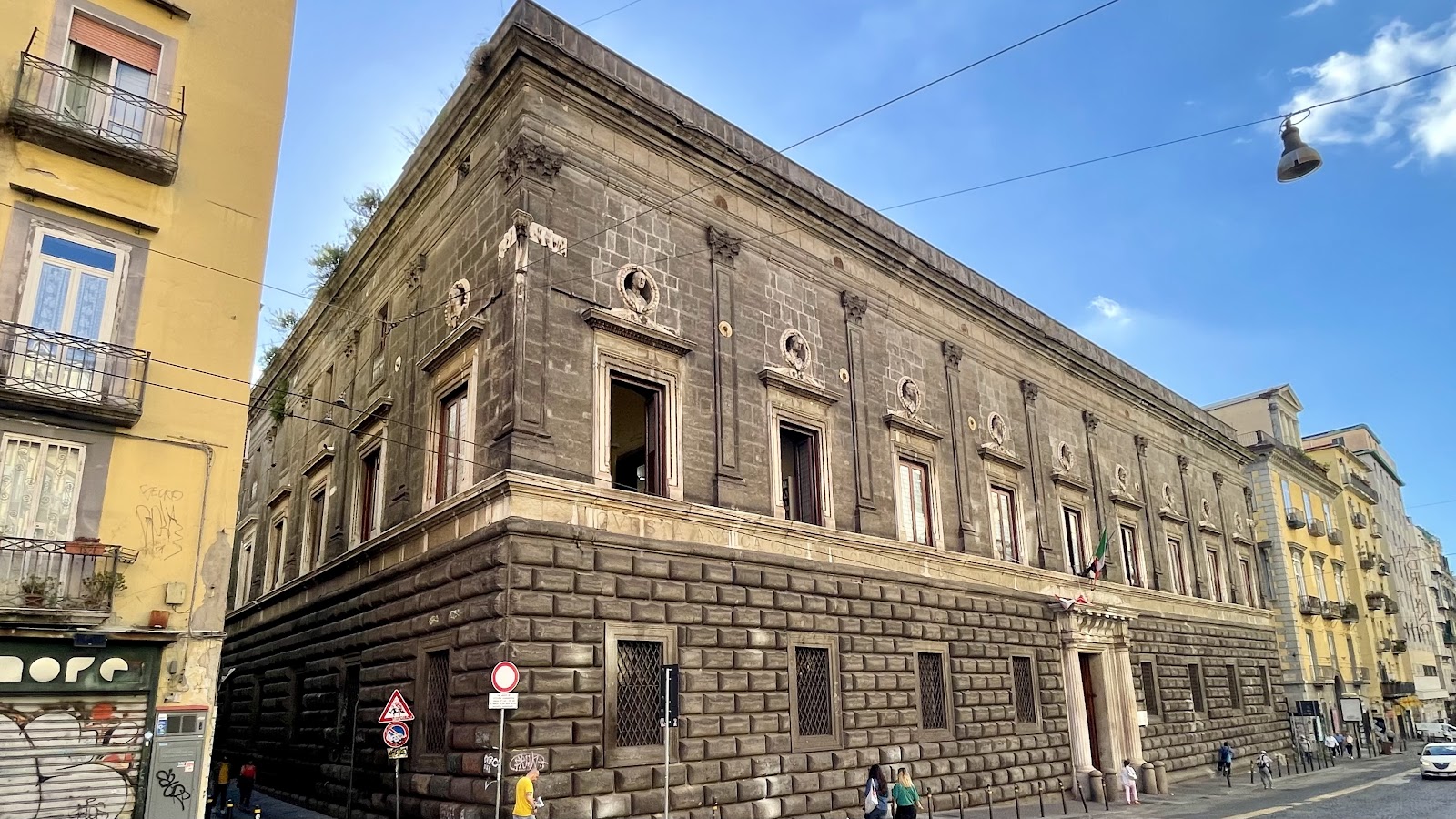 Palazzo Gravina, il Rinascimento che ha attraversato tutto — Palazzi di Napoli