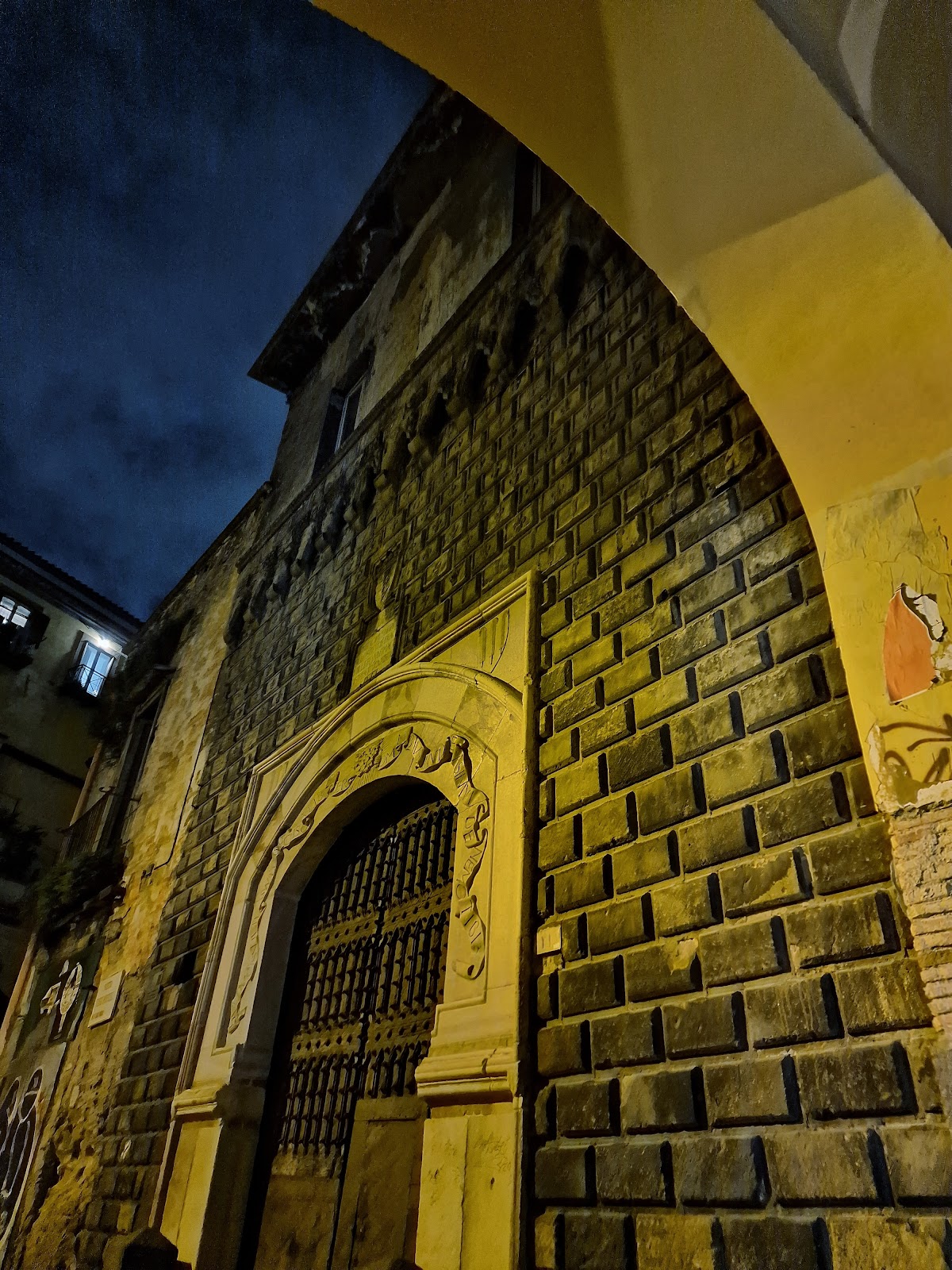 Palazzo Penne, il palazzo del Diavolo — foto 4