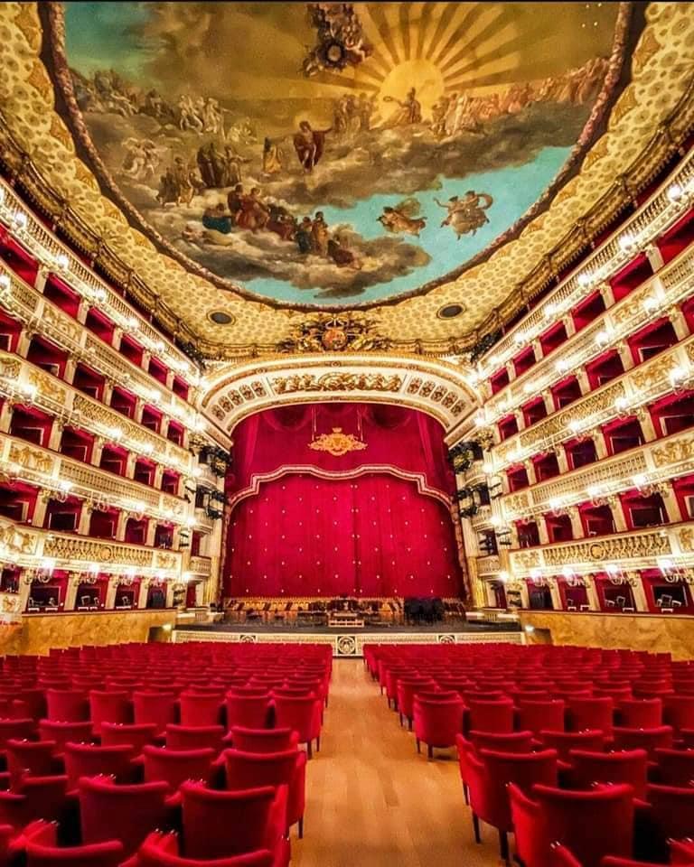 I teatri storici di Napoli — Cinema e Napoli