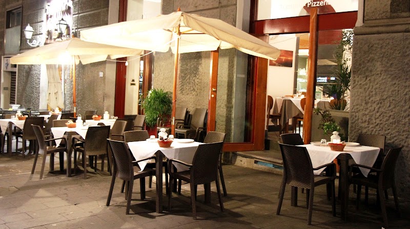 Trattoria Pizzeria i DDuje Scugnizzi