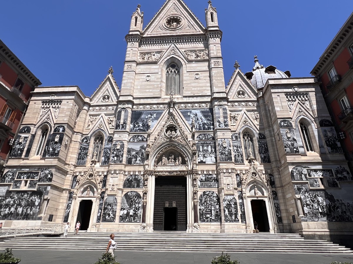 Il miracolo di San Gennaro — Leggende e misteri