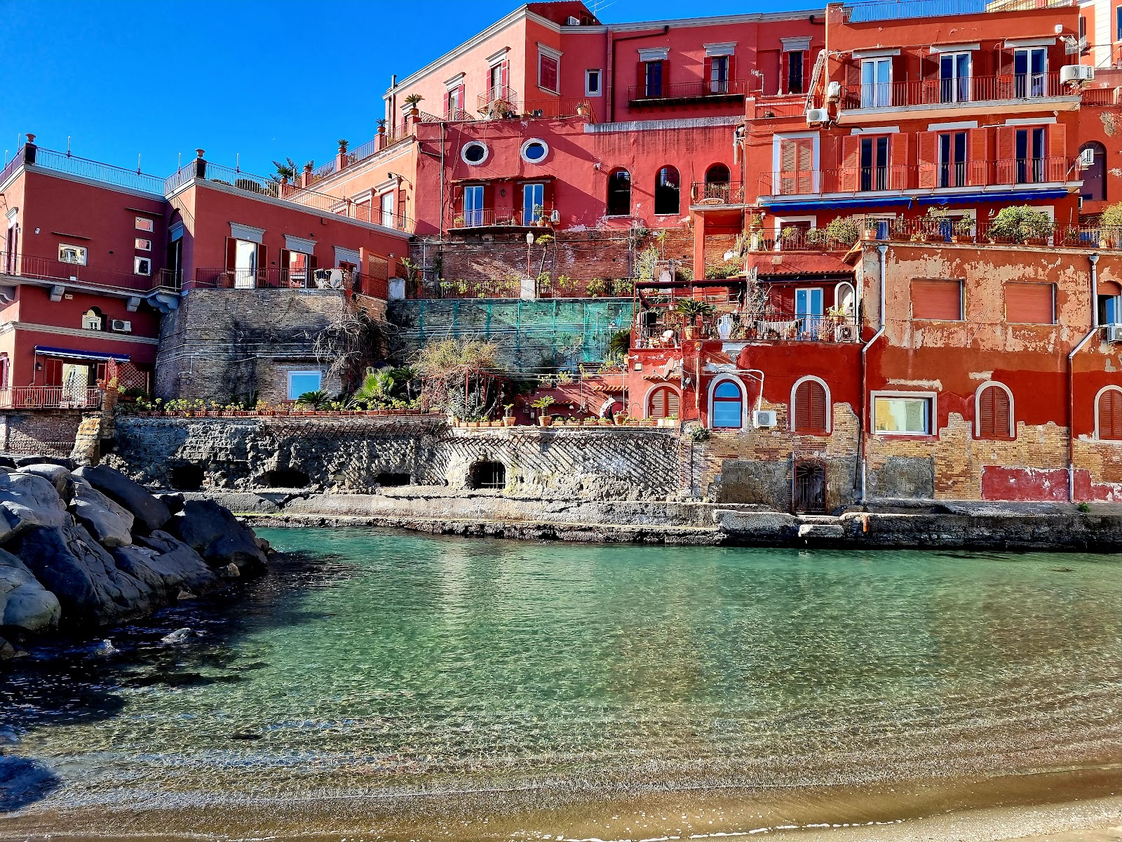 Spiaggia delle Monache — Via Posillipo