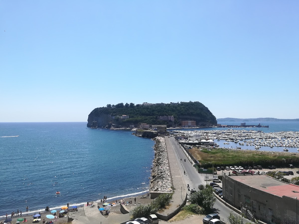 Spiaggia di via Nisida — Coroglio, Bagnoli