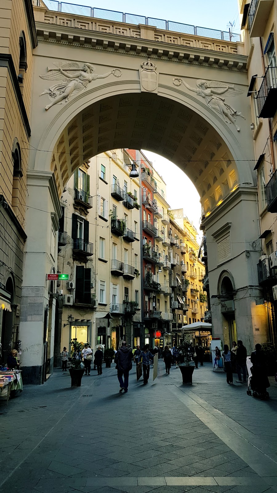 Chiaia — Storie di quartiere